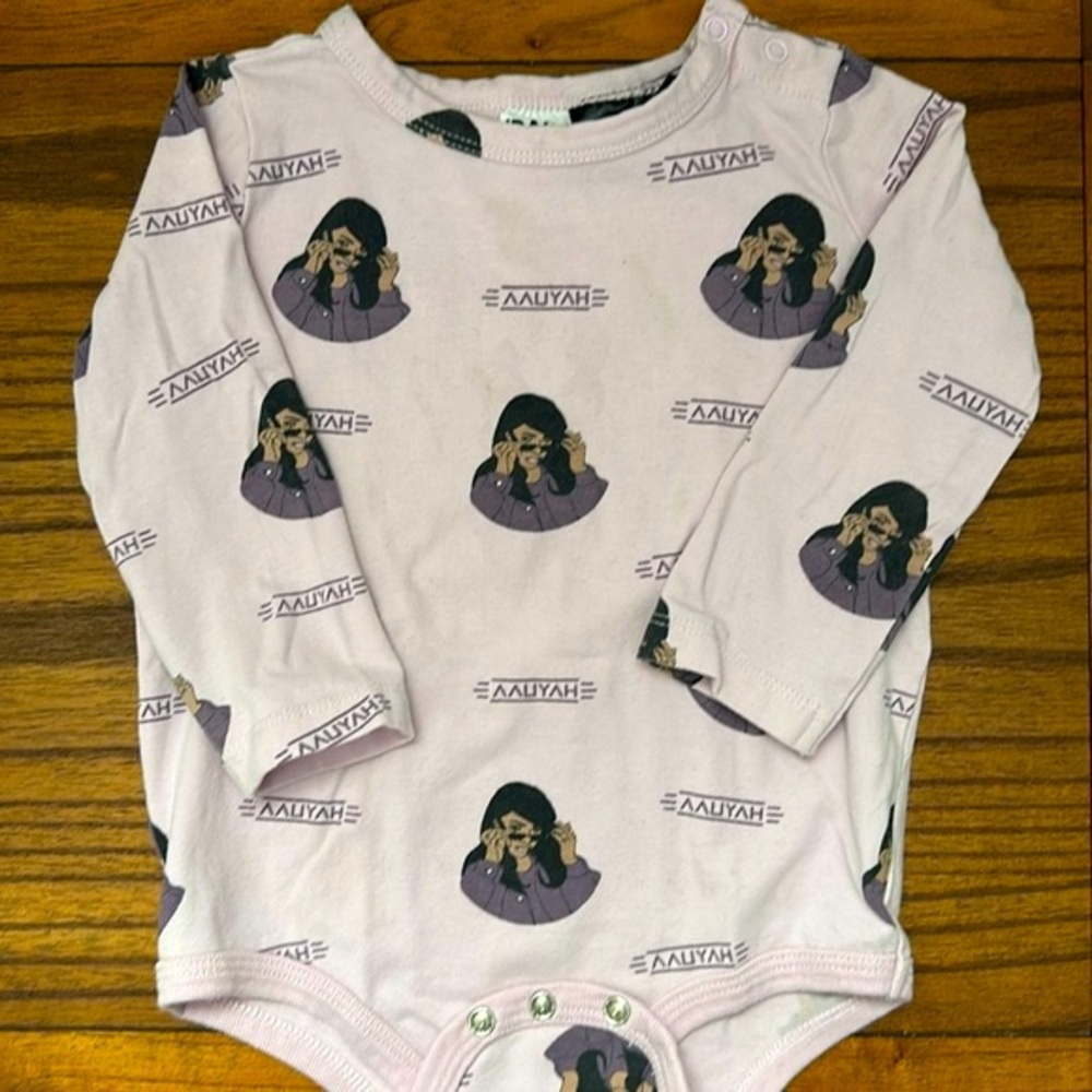 🍄 Cotton On Kids Aaliyah onesie, 12-18 mo